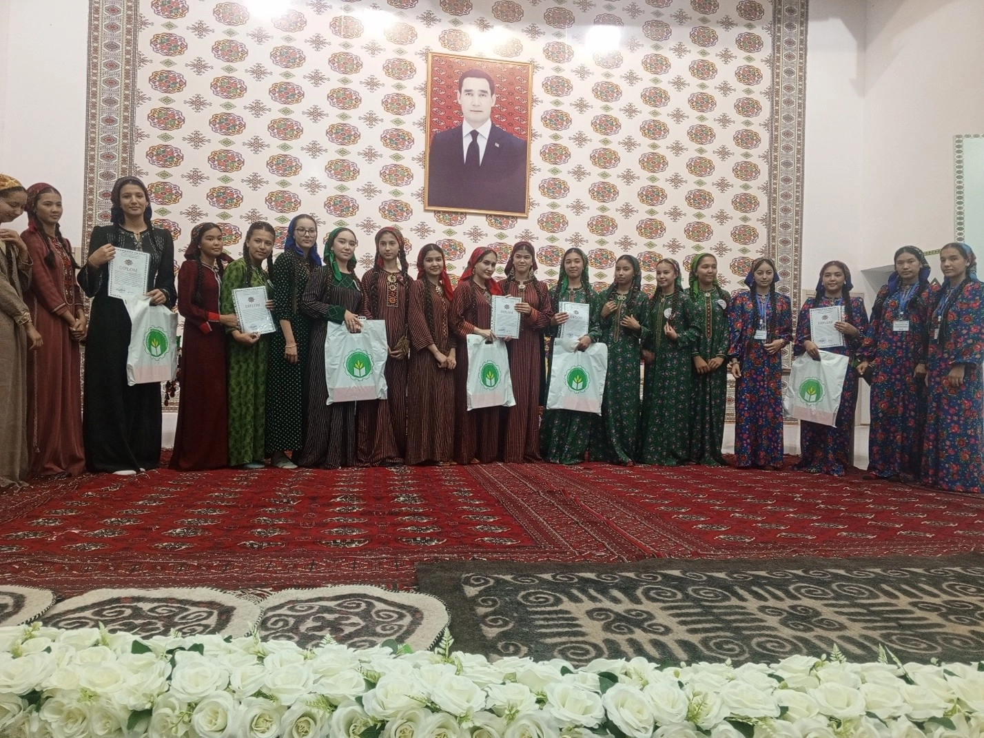 “Hünärli nesil-röwşen geljek” bäsleşigi geçirildi